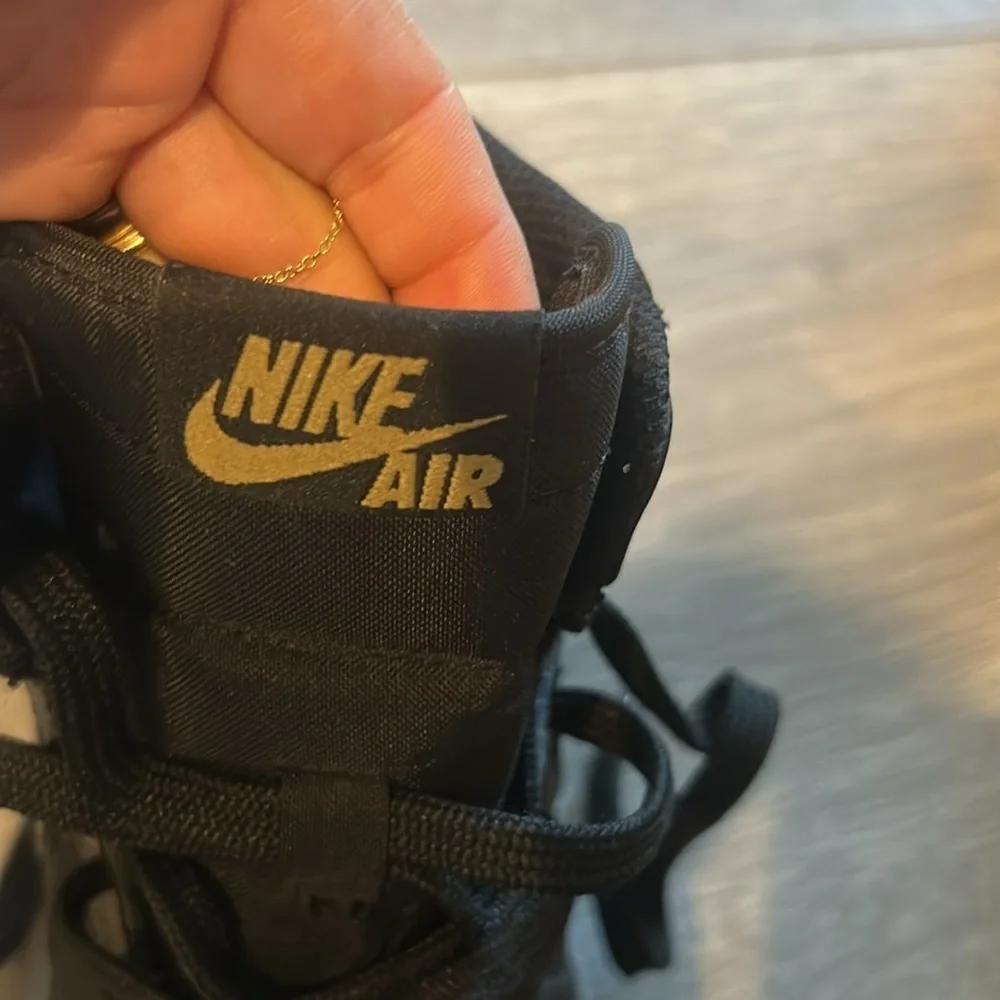 NWT Nike Jordan’s Black High-Top Sneakers 6Y
